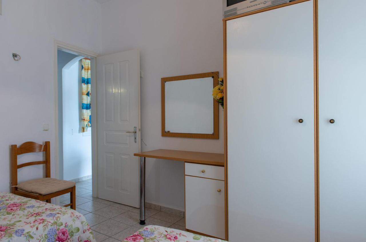 Aphrodite Holiday Home Artemonas Exteriör bild